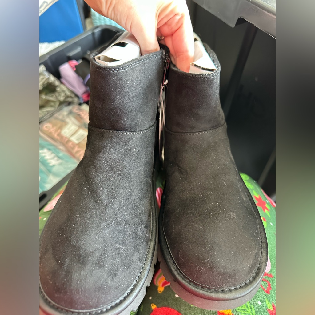 Brand New 11 Boots